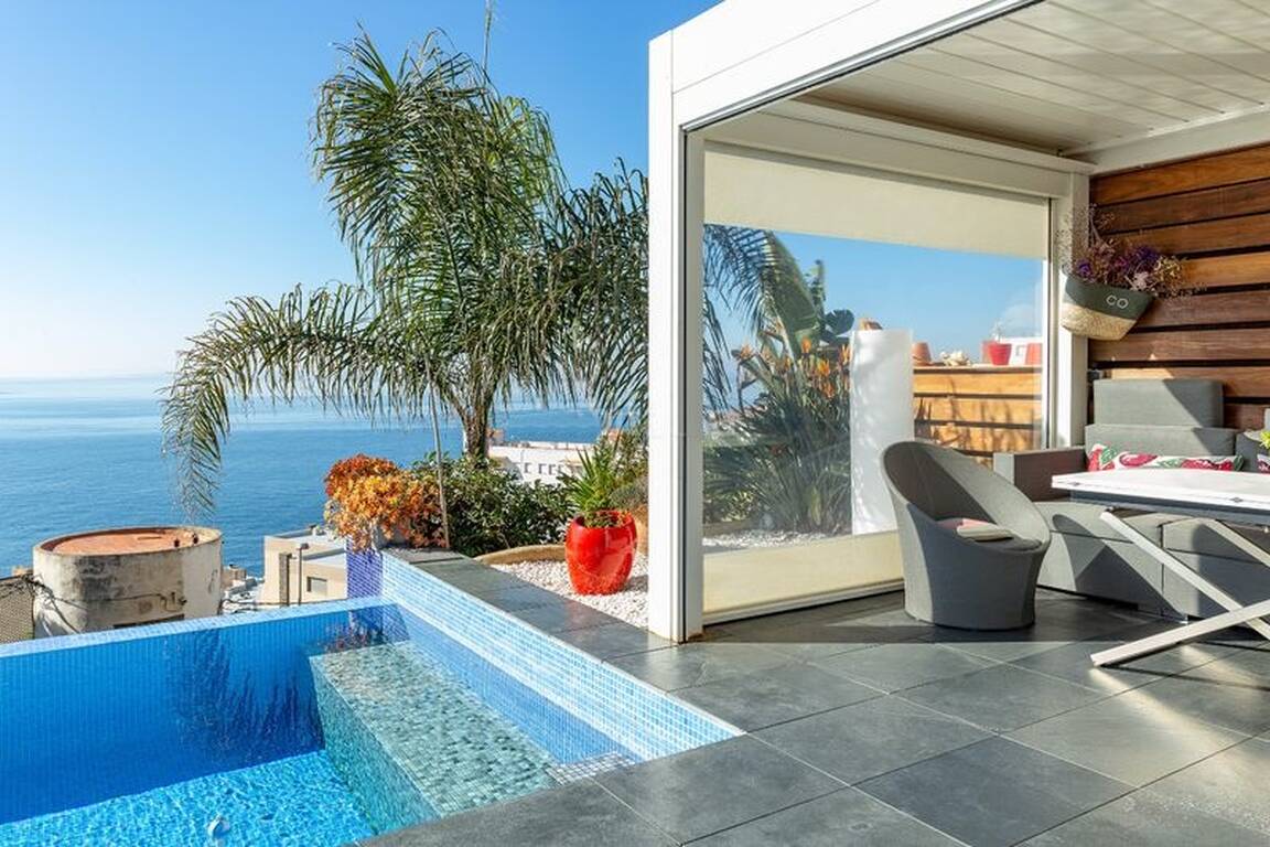 Preciosa casa adossada, estil modern amb vistes al mar Roses