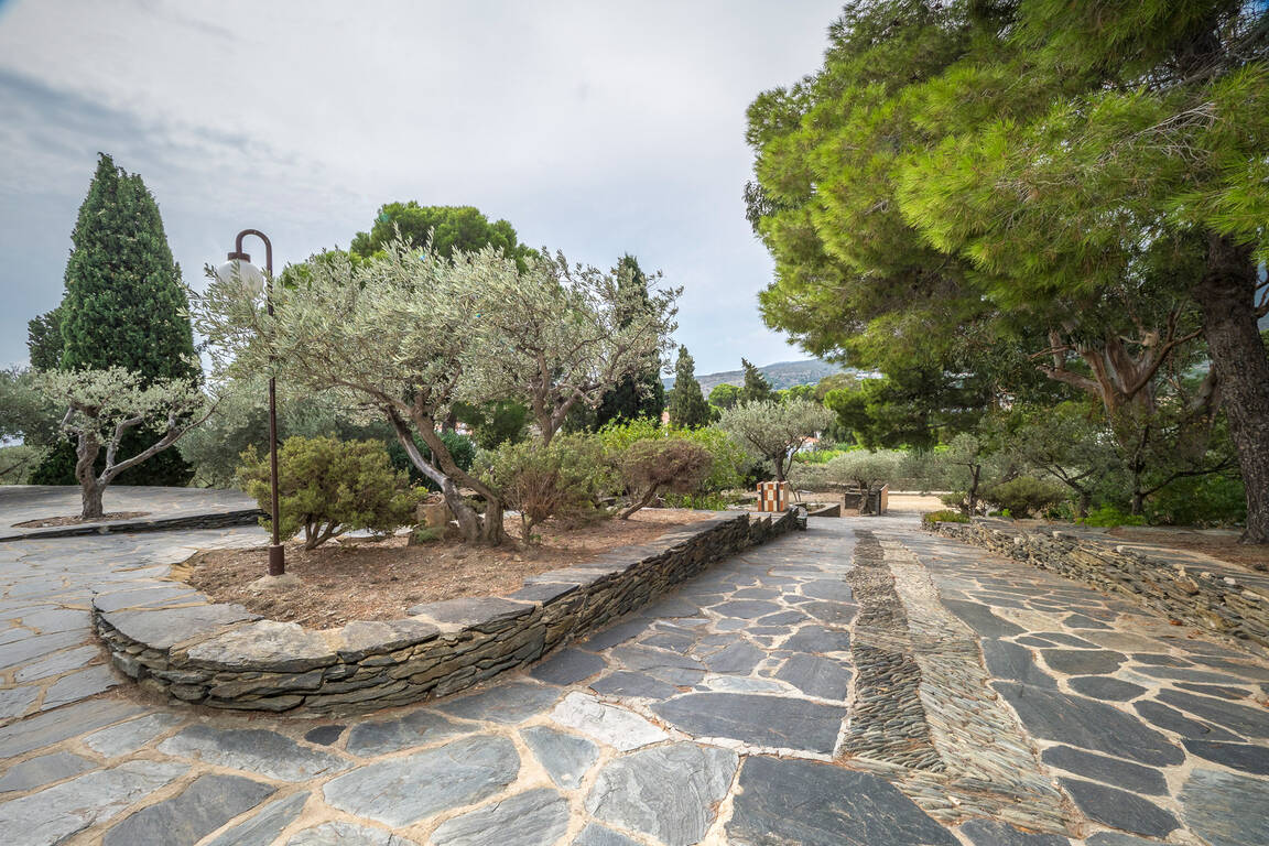 Spektakuläres emblematisches Haus zum Verkauf in Cadaqués
