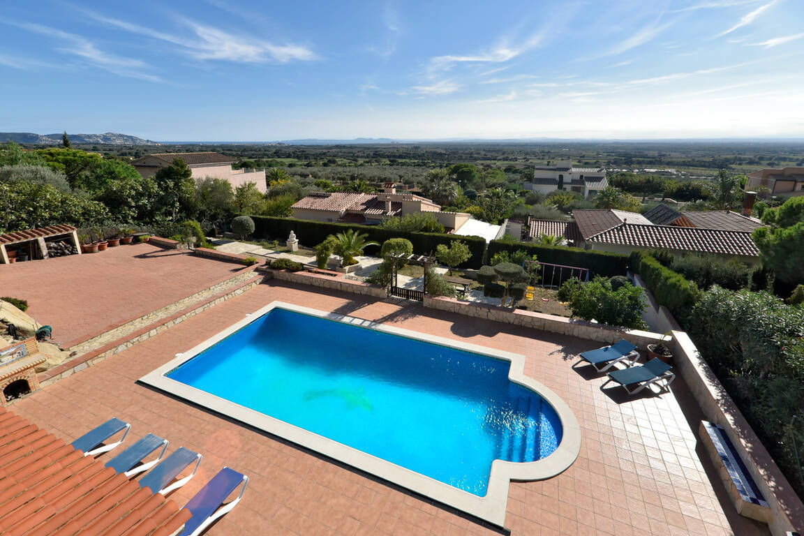 Beautiful villa for sale with views in a privileged area, Pau