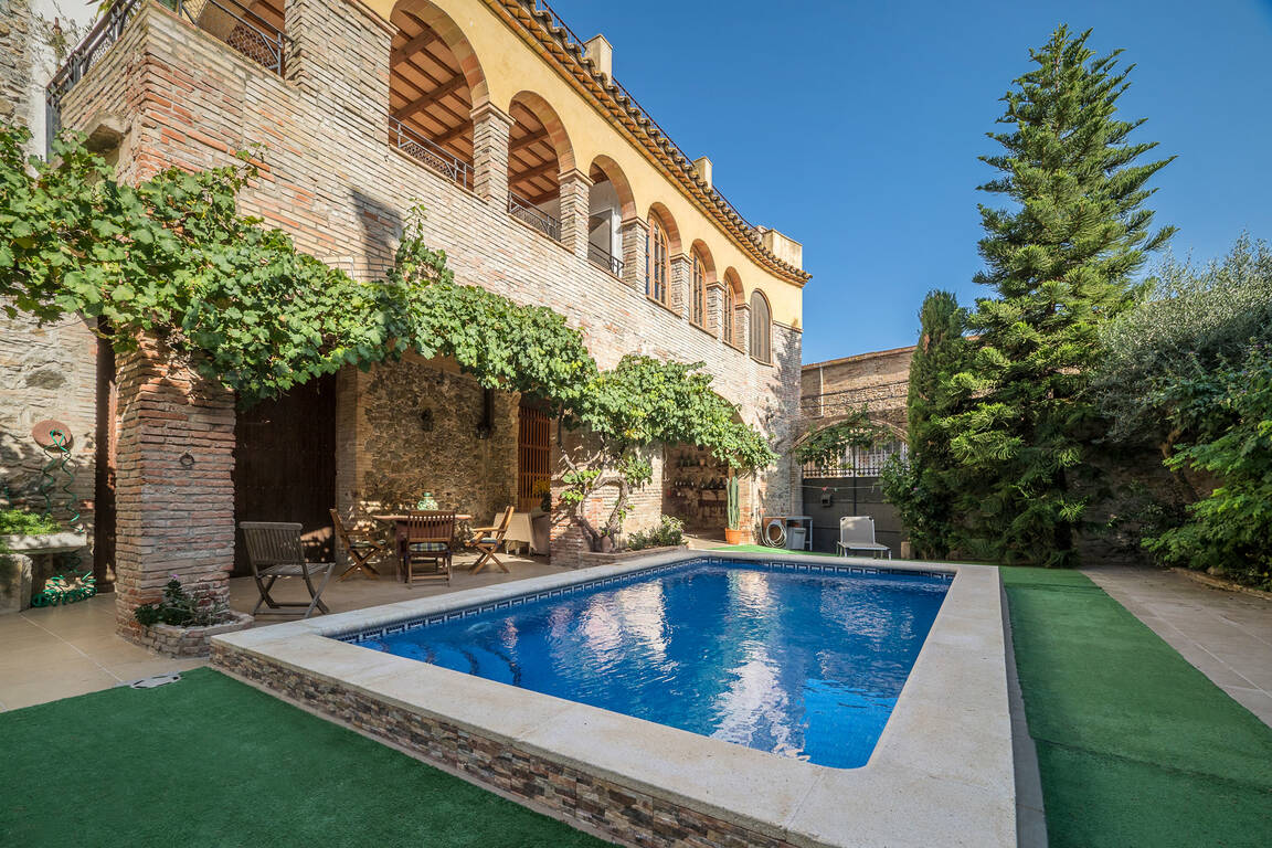 Nice rustic Catalan-style house for sale in Castello d'Empuries