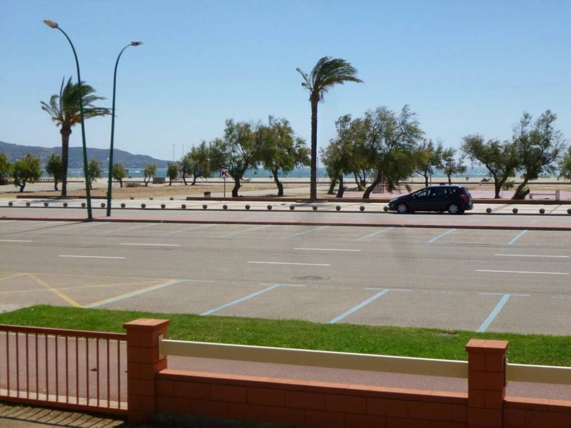 Building of 8 flats on the seafront for sale Empuriabrava