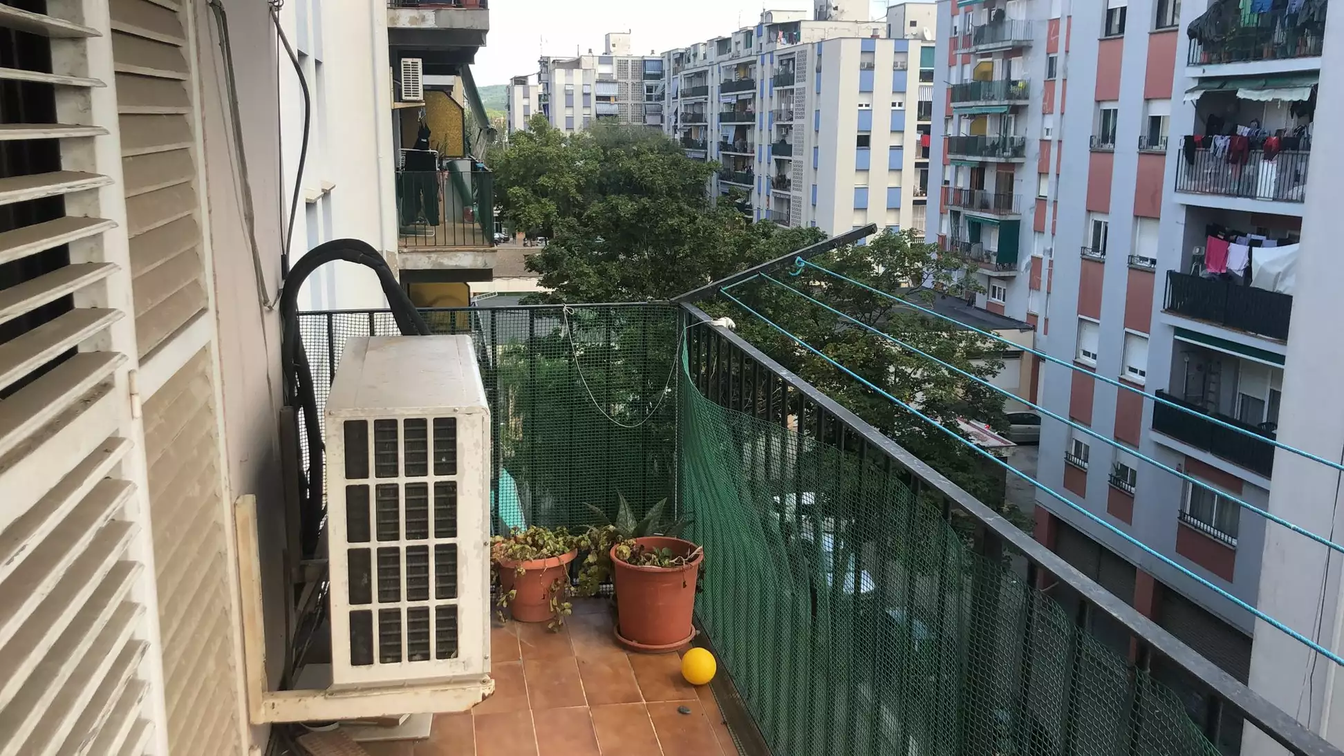 Great investment opportunity in Girona. Don't miss out on this ideal apartment to invest in! Contact