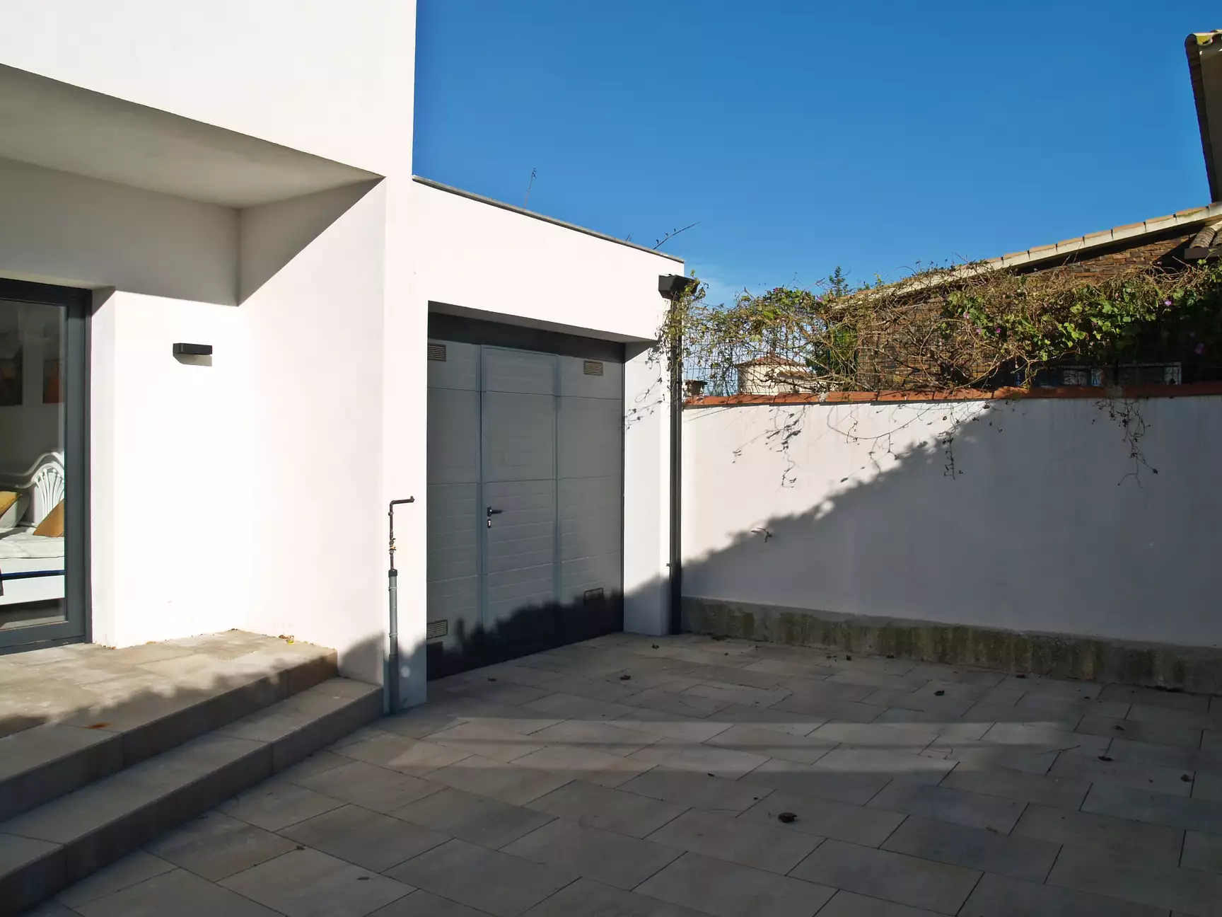 Beautiful new house in Empuriabrava with pool and modern style. Exclusive sale.  ( A )